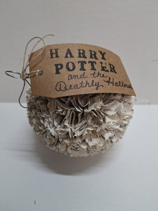 Harry Potter and the Deathly Hallows (Rowling) Book Ornament